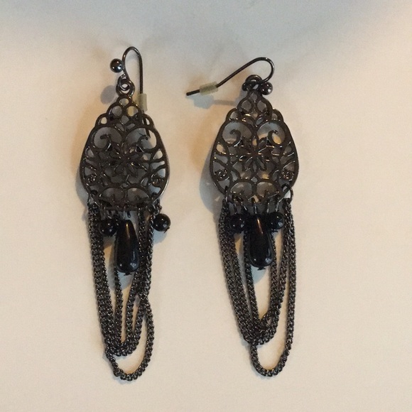 Earrings - Picture 1 of 3